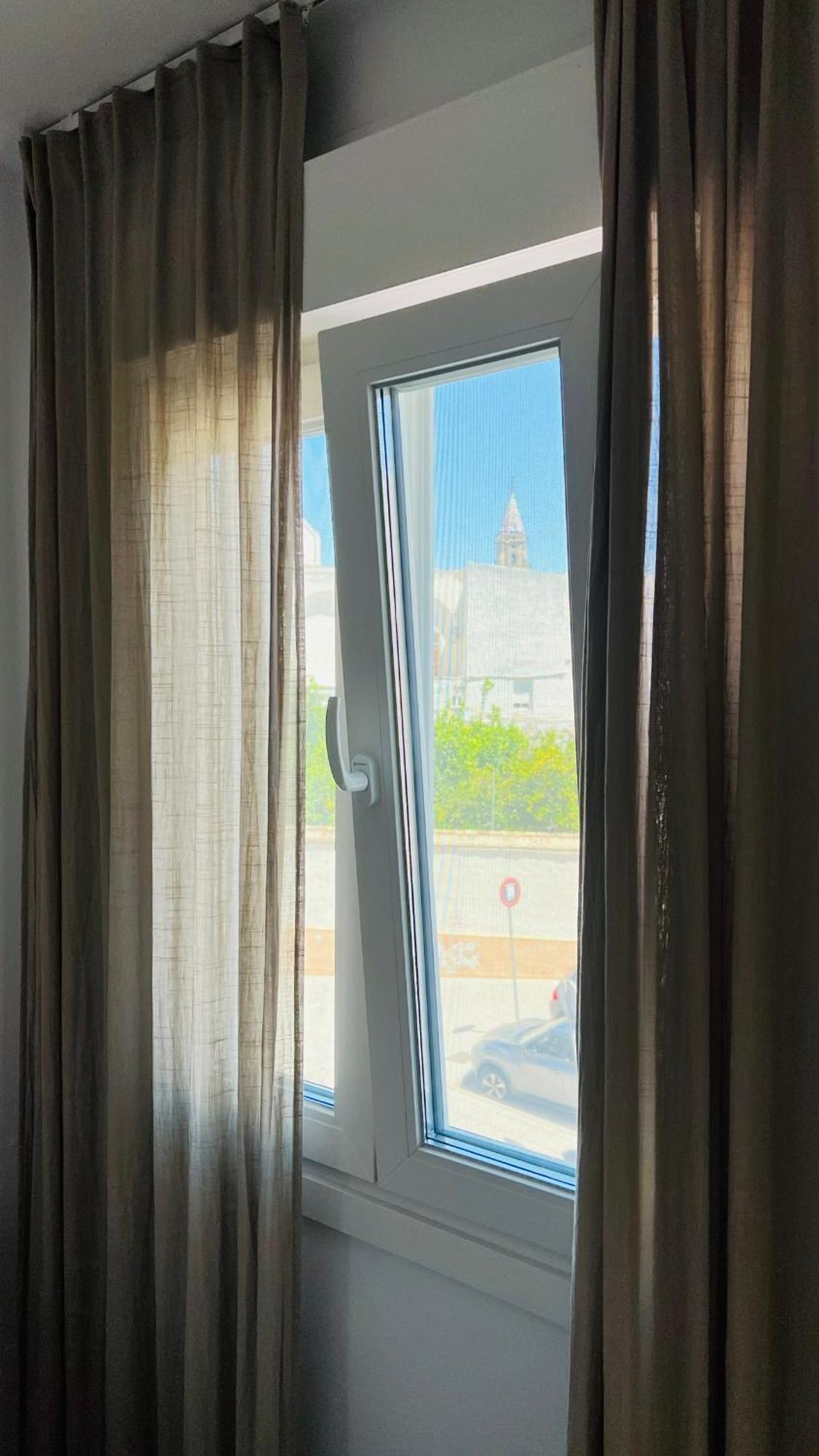 ヘレスAltos De Jerez & Parking Privadoアパートメント エクステリア 写真